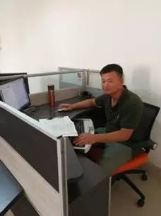 共克時(shí)艱 學(xué)院開(kāi)通投融資及法律咨詢服務(wù)，為師生發(fā)展保駕護(hù)航
